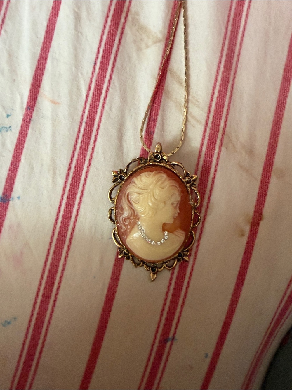 Gold-Tone Cameo Pendant Necklace with Coral and Cream Profile